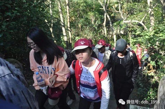 東都寶公司員工，聚首長嶼硐天